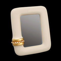 Portafoto o Specchiera Arcade 21x24 in ceramica colore Avorio Oro con catena placcata Oro